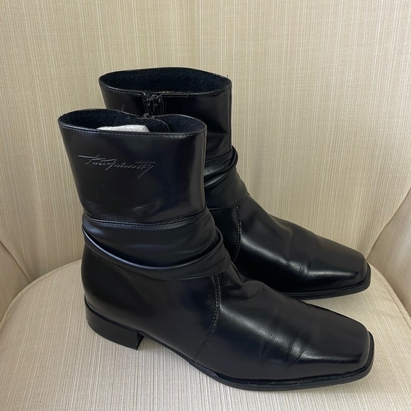 Shoes - Black leather boots made in Finland